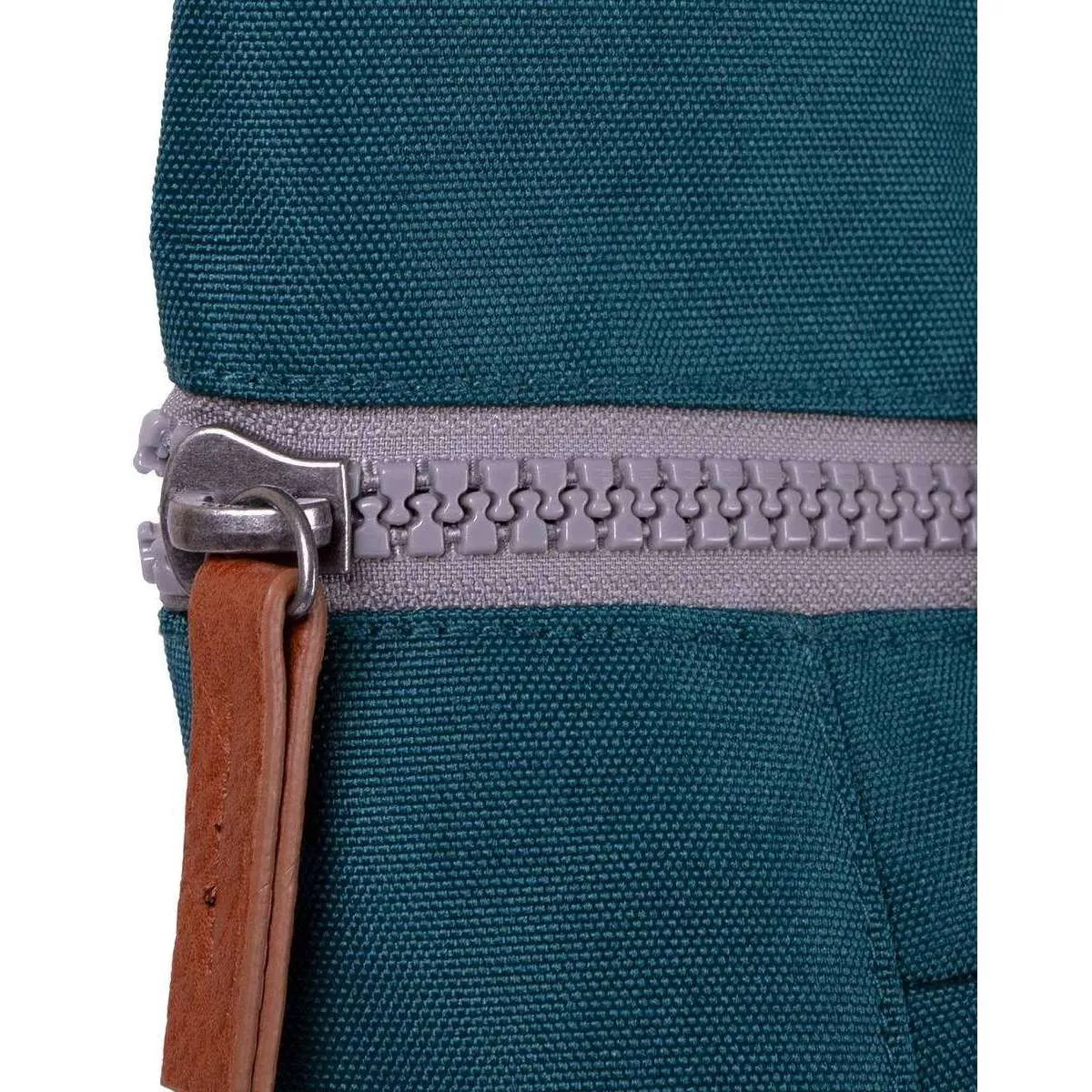 Roka Finchley A Medium Sustainable Canvas Backpack - Teal